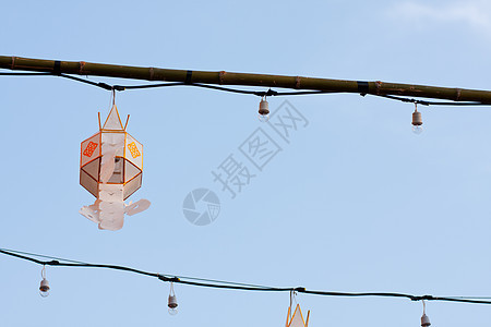 泰国北部灯光照亮街道蓝色装饰品灯柱邮政风格古董天空文化艺术图片