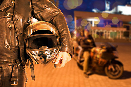自行车皮革街道沙漠摩托车城市危险男生黑暗夹克男人图片