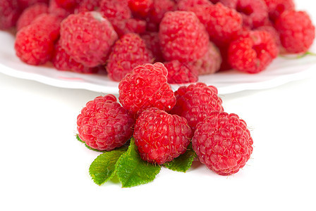 新鲜草莓甜点水果食物浆果覆盆子宏观叶子果味团体维生素图片