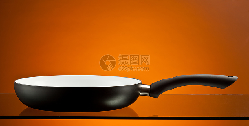 煎锅涂层制品午餐金属餐具烹饪厨具家庭陶瓷白色图片