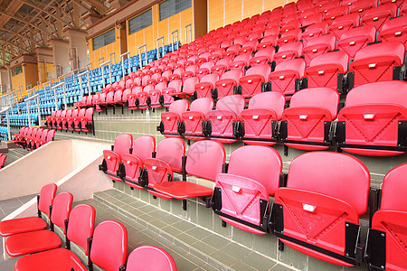 红色明亮体育场座位空白游戏长椅椅子塑料剧院运动足球水平民众图片