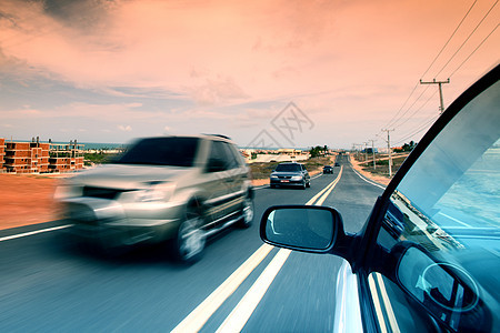 驾驶日落爬坡曲线天气玻璃假期旅行街道镜子速度图片