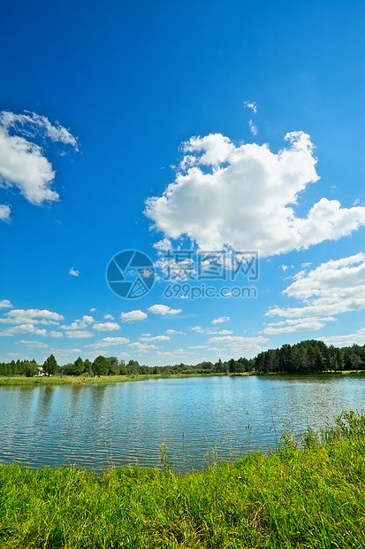 夏季风景季节天空场地公园环境镜子太阳晴天阳光森林图片