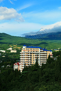 建筑大楼小屋顶峰村庄天空风景天气自由地形蓝色旅行图片