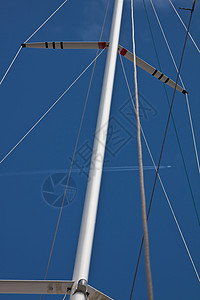 赛船主帆杆背景图片