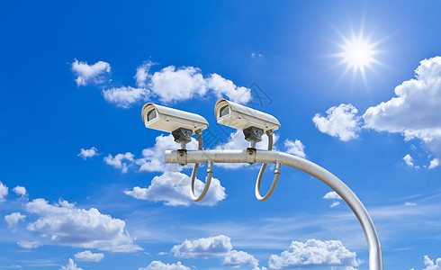 对蓝天的监视摄像机环境天堂晴天相机季节财产天气隐私视频安全图片