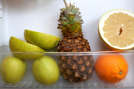 冰箱中的水果图片