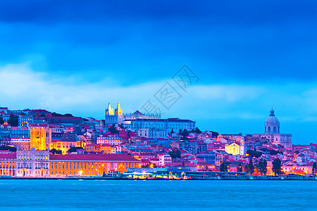 里斯本 葡萄牙历史大教堂旅行景观城市历史性首都夜生活时光蓝色图片