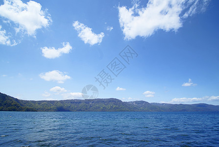 图瓦达湖多云太阳季节白色蓝色空气天气图片