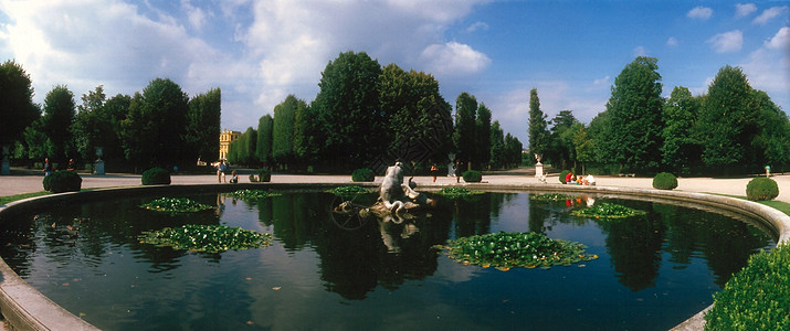 维也纳Schonbrunn宫旅游蓝色花园纪念碑假期吸引力旅行历史性游客地标图片