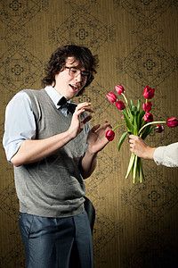 提议提案成人红色女性眼镜浪漫钦佩惊喜教授男人男性图片