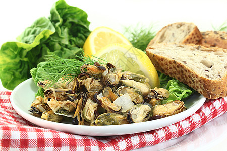贝壳柠檬香菜香料草药烹饪沙拉海鲜美食蛤蜊图片