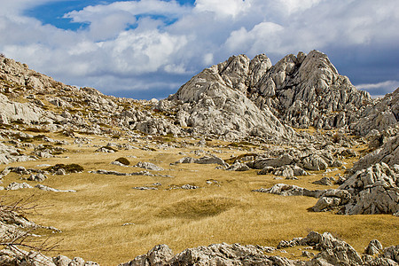 图洛夫谷地附近的维利比特山脉景观图片