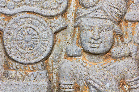 古老的泰国传统艺术 在寺庙雕刻装饰模具天空文化蓝色手工教会绘画风格佛教徒图片