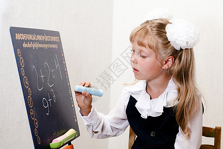 书写女孩木板学校孩子教学学习黑板童年班级课堂图片