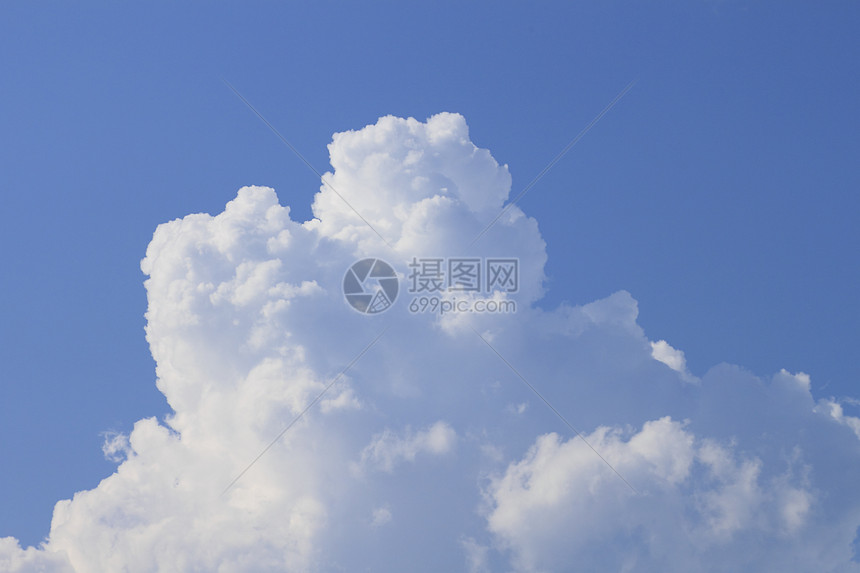 白云和蓝天空蓝色阳光太阳白色多云天气图片