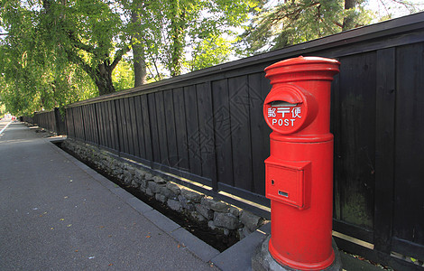kakunodate 中的设置城市角馆信箱盒子邮政邮箱邮筒红色金属邮件图片