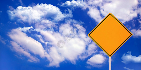 黄黄交通标志天空空白蓝色运输安全钻石危险警告水平交通图片