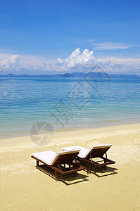 沙滩和热带海海景阳光蓝色假期冲浪天堂旅行晴天天空海浪图片