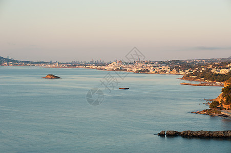 阿尔提湾晴天水平白色海洋海岸阳光视角村庄图片