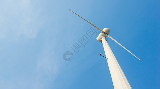 蓝色天空上的白风涡轮机力量风车旋转环境技术气候全球创新资源活力图片