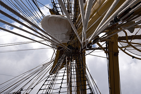 航行帆船船运海洋风帆海事公鸡船舶桅杆旅行绳索绳梯图片