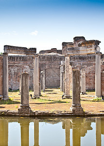 罗马柱城市帝国旅行吸引力论坛住宅反射地标寺庙场景图片