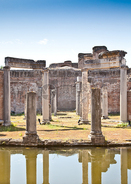 罗马柱城市帝国旅行吸引力论坛住宅反射地标寺庙场景图片