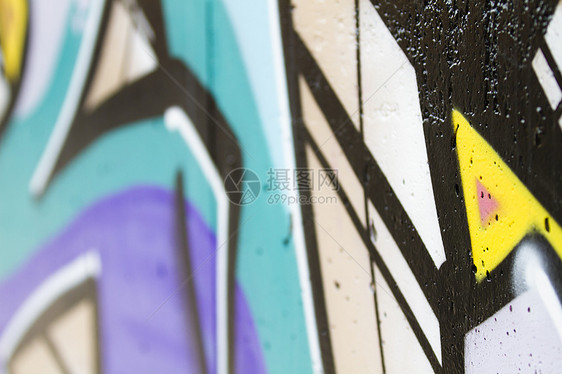 在西语街道上 新的涂鸦墙和多彩的艺术作品图片