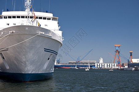 基尔港船舶航程天空游轮蓝色乘客客运巡航专线旅行图片