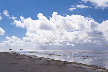 圣彼得湾海滩假期天空沙丘戏剧性闲暇海岸蓝色娱乐天气沙尘暴图片