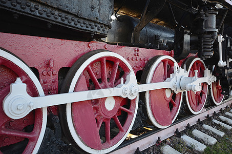 旧蒸汽机车轮和棒旅行黑色车皮照片引擎铁路力量金属机器机车图片
