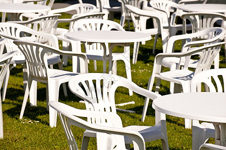 花园椅子桌子绿色家具草坪整块花园椅白色塑料单体图片