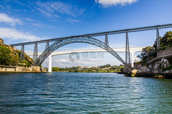 金属和梁桥 葡萄牙波尔图 里河遗产景点基础设施旅行主场蓝色景观建筑游客世界图片