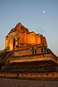 伟大的塔塔瓦切迪卢安寺游客祷告建筑学旅游佛塔建筑石头历史历史性文化图片