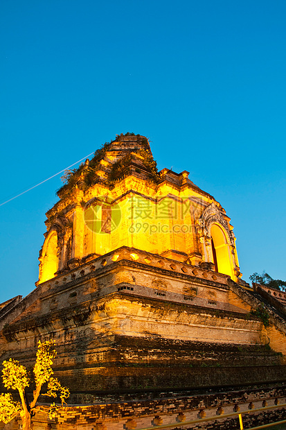 伟大的塔塔瓦切迪卢安寺热带历史性佛塔祷告佛教徒雕像蓝色旅行旅游寺庙图片