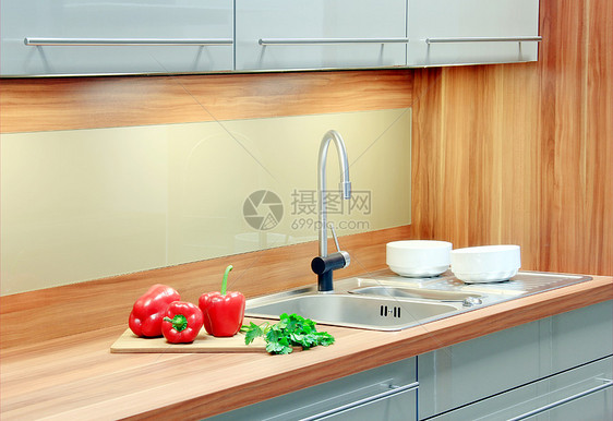 厨房里的蔬菜内阁装饰风格地面花岗岩烤箱金属器具家具房间图片