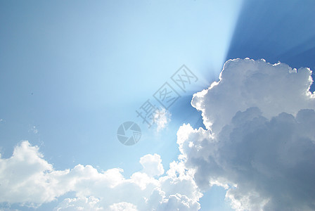 天空多云气象天气季节性季节太阳臭氧白色耀斑晴天图片