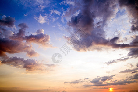 天空气候场景云景自由美丽天际柔软度白色阳光天气图片
