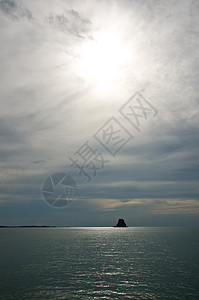 太阳在海平面上空海景磁盘热带海浪反射地平线天空日落太阳晴天图片