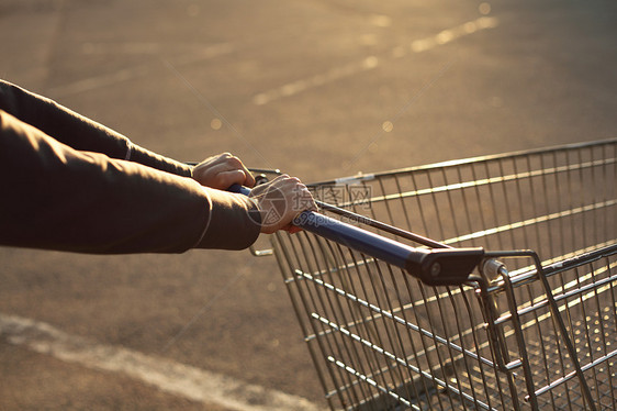 去购物零售市场杂货超市购物中心店铺人类食物蓝色购物车图片