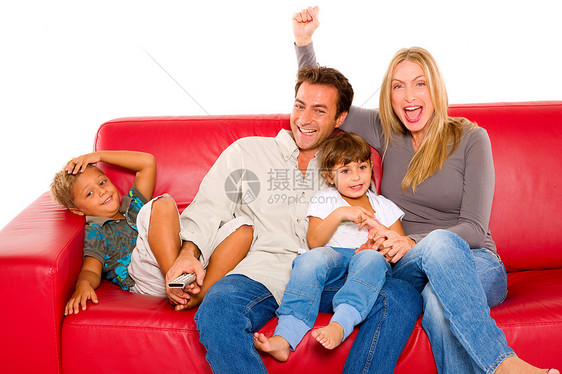 有两个子女的家庭四个人遥控姐姐男生女士孩子们女儿丈夫微笑幸福图片