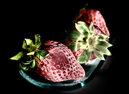 红草莓甜点白色花园水果营养绿色浆果植物饮食农业图片