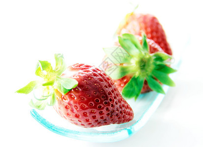 红草莓花园植物食物甜点浆果饮食绿色农业红色白色图片