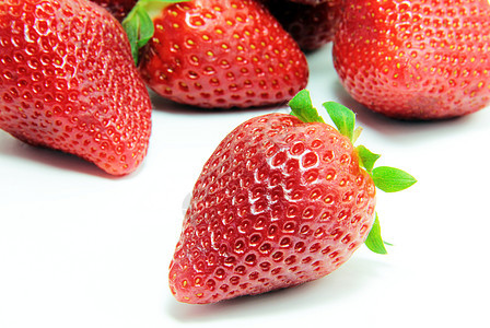 红草莓白色饮食甜点食物绿色农业浆果植物群植物水果图片