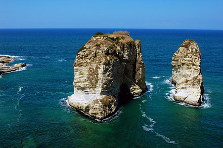 黎巴嫩贝鲁特鸽子岩假期场景岩石波浪旅行首都蓝色地质学悬崖地平线图片