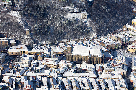 Brasov 空中老城风景纪念碑房屋历史性建筑物中心大教堂大厅市中心地标爬坡图片