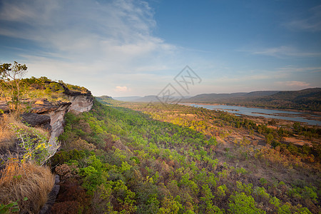 Phatam国家公园山沟峡谷爬坡悬崖岩石溪流公园石头森林风景图片