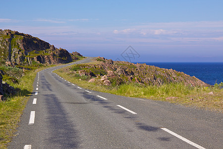 窄路道路海岸风景岩石游览旅游海洋单行道路线全景图片