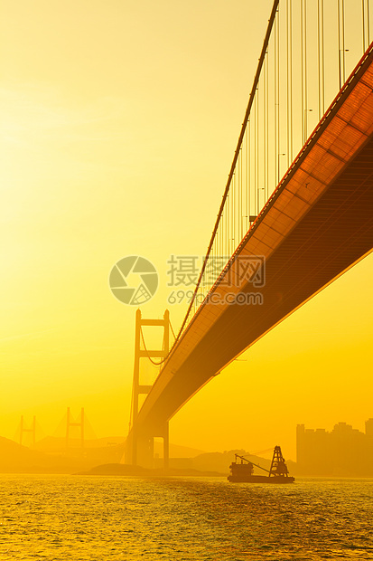 日落时的马桥运输市中心城市辉光汽车旅行地标建筑海洋射线图片